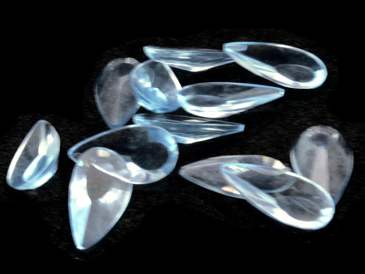 12 28mm Faceted Teardrop Clear Ice Blue Vintage Plastic Cabochons bL2